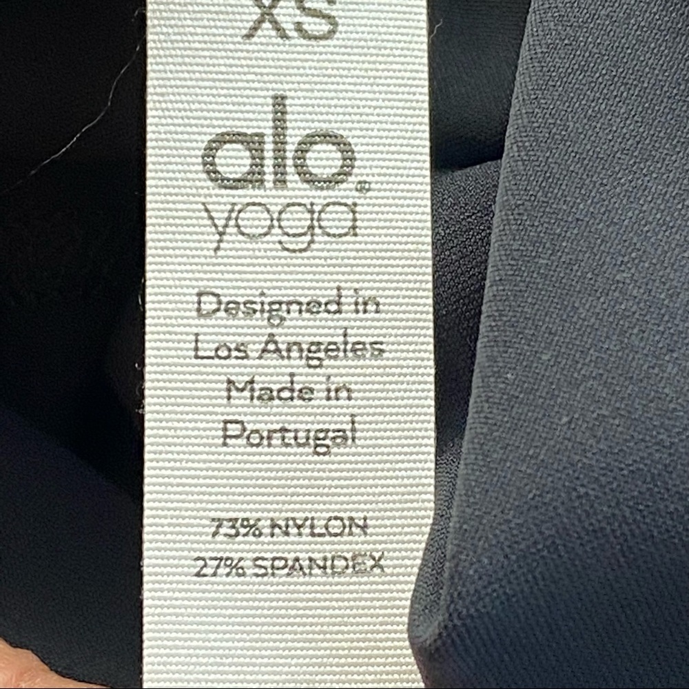Alo Sz XS High Rise Extreme Ripped Warrior Black Leggings - Picture 10 of 16